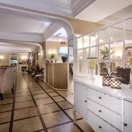 Otel Martini 4*
